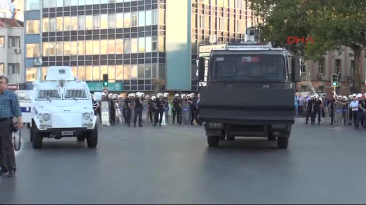 İzmir\'deki Madımak Protestosuna Polis Müdahalesi: 9 Gözaltı
