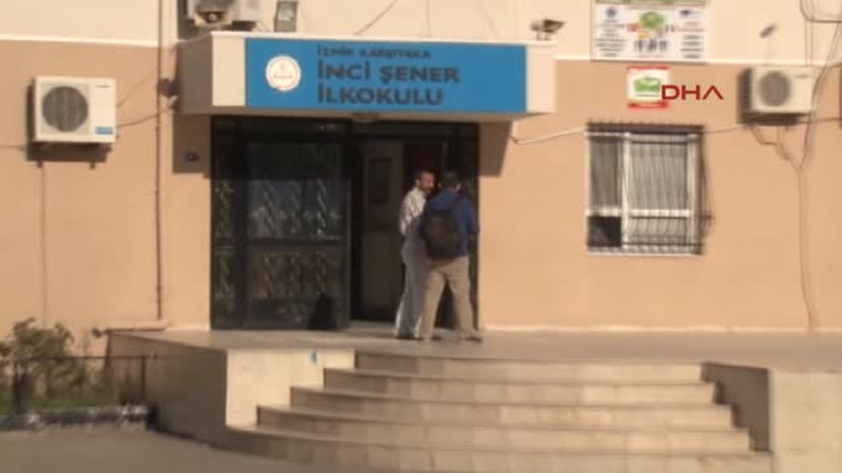 Karşıyaka\'da Bayrak İndirme Alarmı
