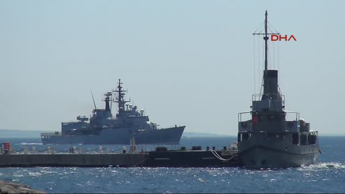 NATO Gemileri Çanakkale Boğazı\'nda