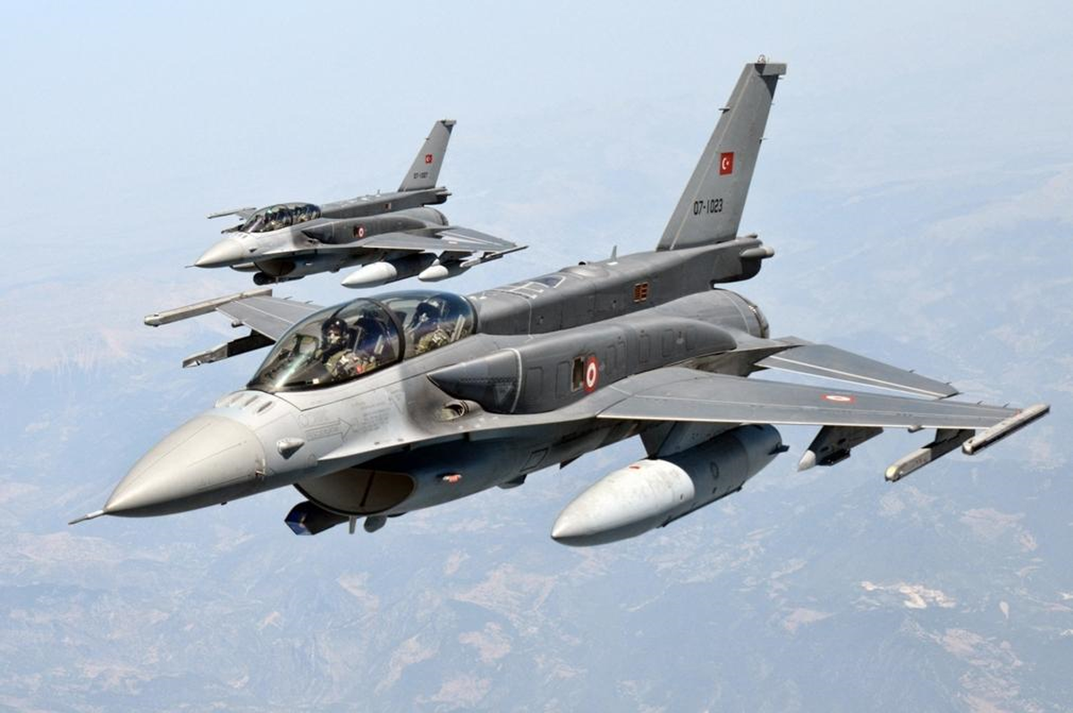 Orgeneral Öztürk\'ten Havada Yakıt İkmal Denetimi