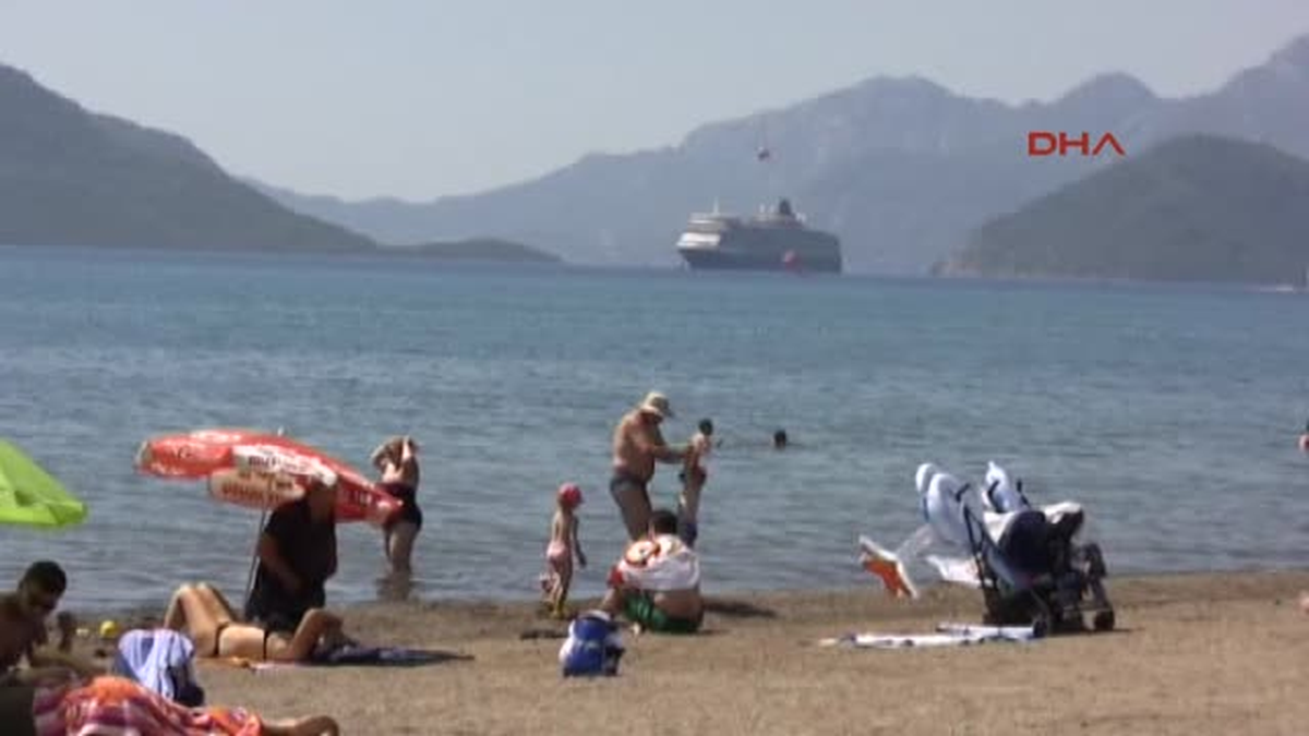 Queen Elizabeth 2 Bin 547 Yolcusuyla Marmaris\'te