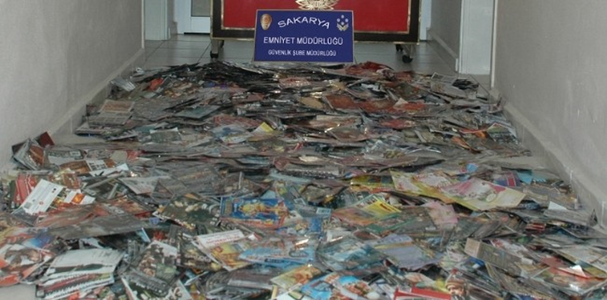 Sakarya\'da Kaçak Cd ve Dvd ile Bandrolsüz 2251 Kitap Ele Geçirildi