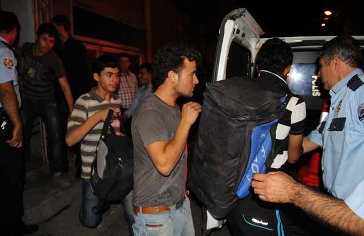 Suriyeliler Çocukları Döner Bıçağıyla Kovaladı İddiası Mahalleliyi Sokağa Döktü