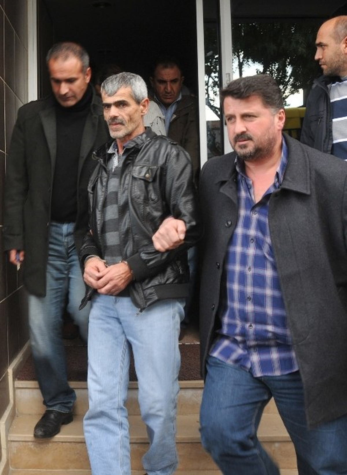 Tatlıses\'in Medyumunu Öldüren Sanıklar Tahliye İstedi
