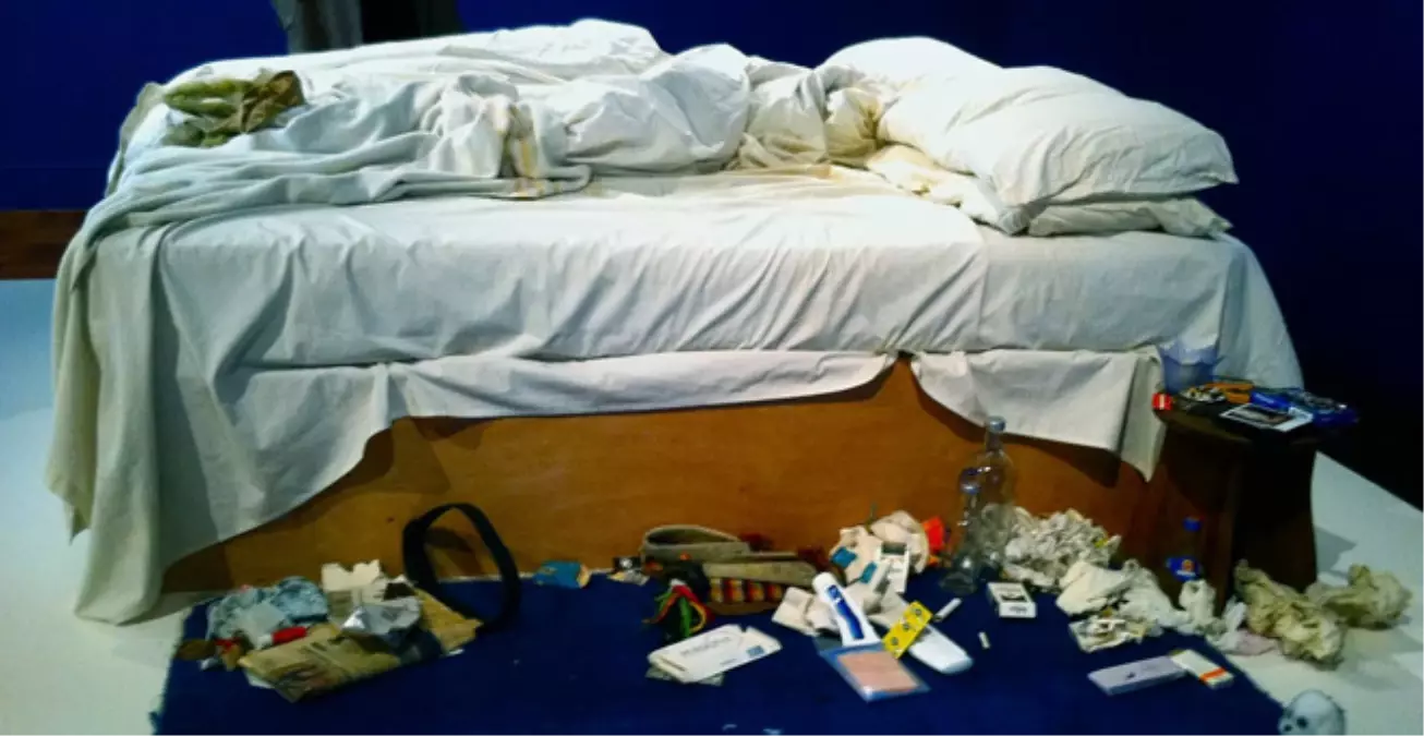 Tracey Emin\'in Yatağı 2.2 Milyon Sterline Satıldı