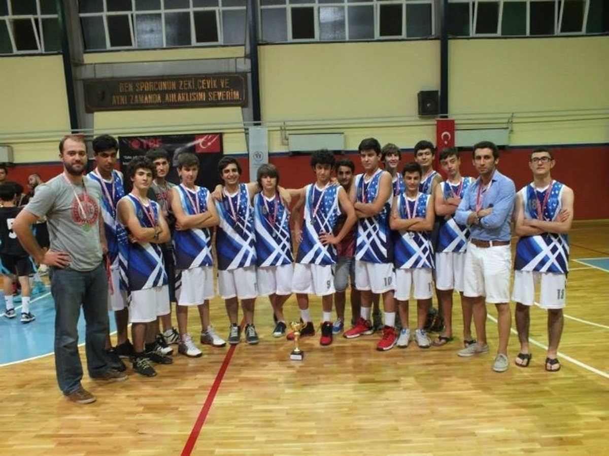 Yarımada Gençlik Spor Kulübü Urla\'ya İkincilik Getirdi