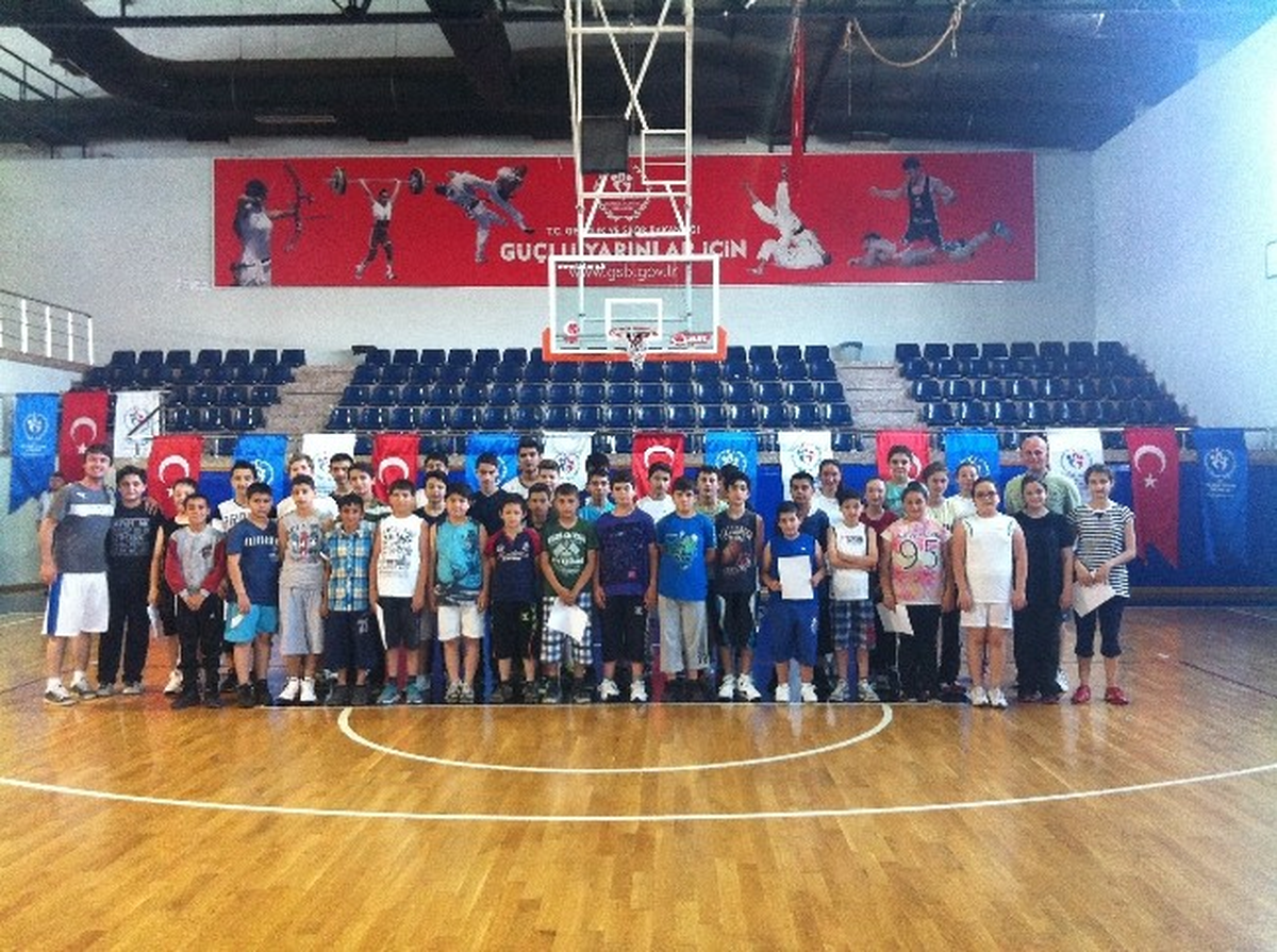 Yaz Okulları Basketbol Kursu Başladı