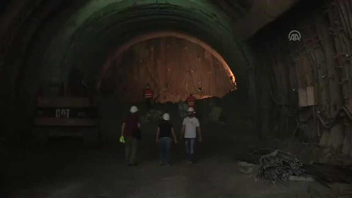 Yerin 110 Metre Altında İftar Yaptılar