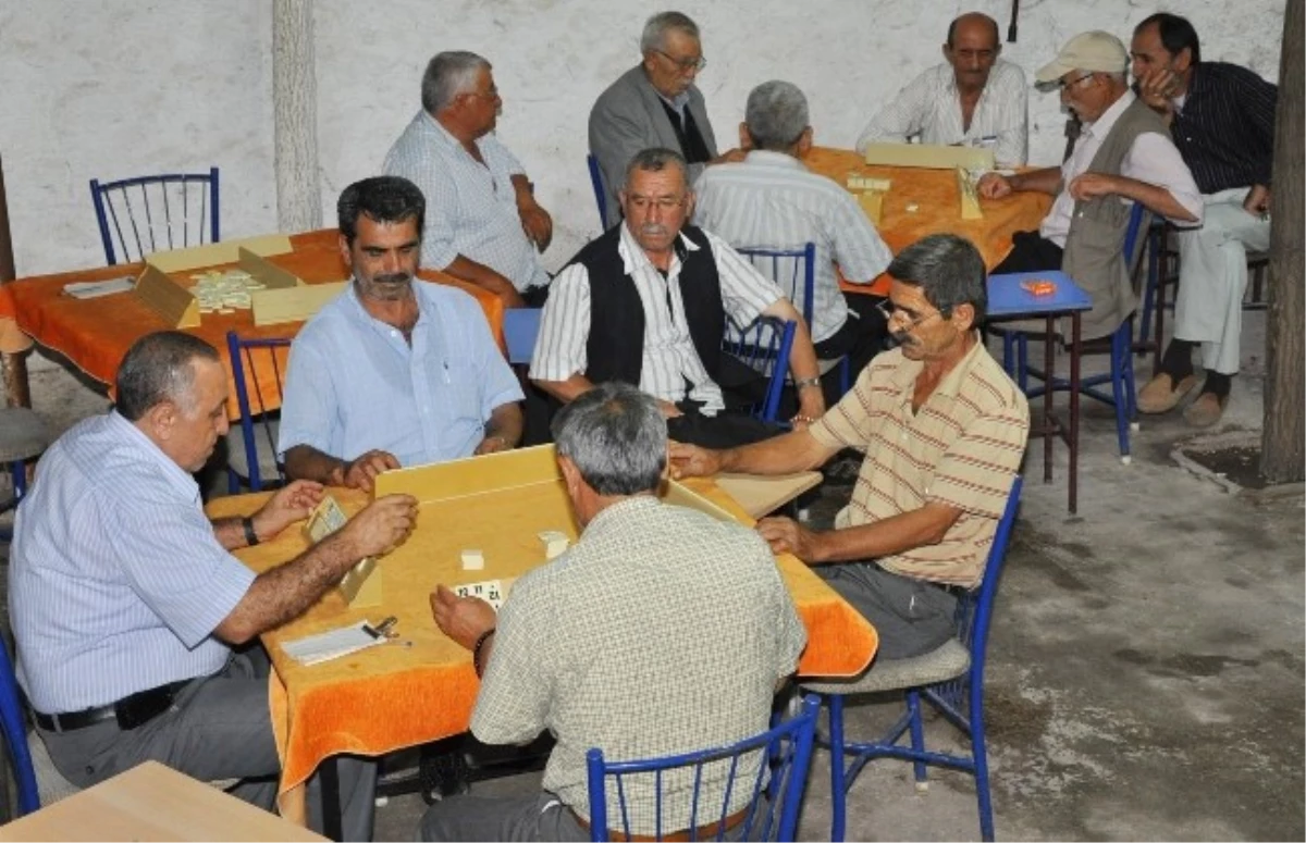 Aksaray\'da Kahvehanelerde Ramazan Mesaisi