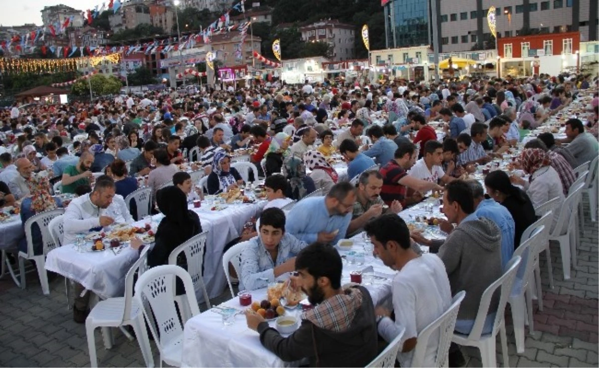 Kağıthane Belediyesi Ramazan Söyleşileri ile İlçe Sakinlerini Bilinçlendiriyor