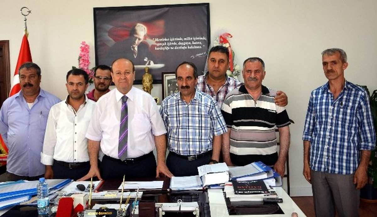 Aydınlı Manavlar, Başkan Özakcan\'ı Ziyaret Etti
