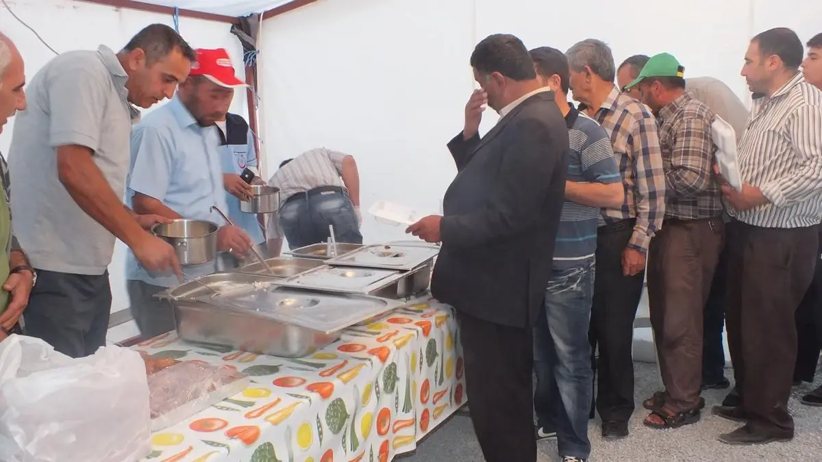 Başkan Göçgün, Orucunu İftar Çadırında Açtı