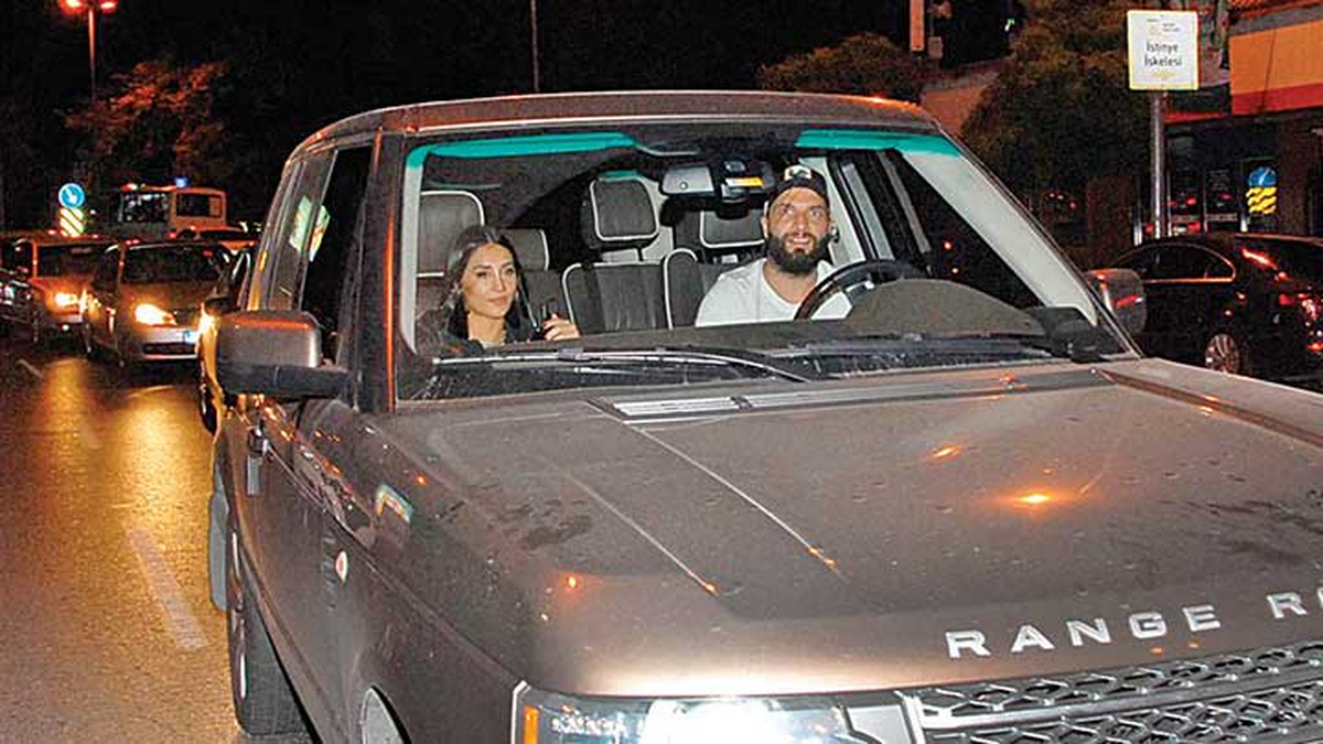 Berkay, Merve Polat\'la Görüntülendi