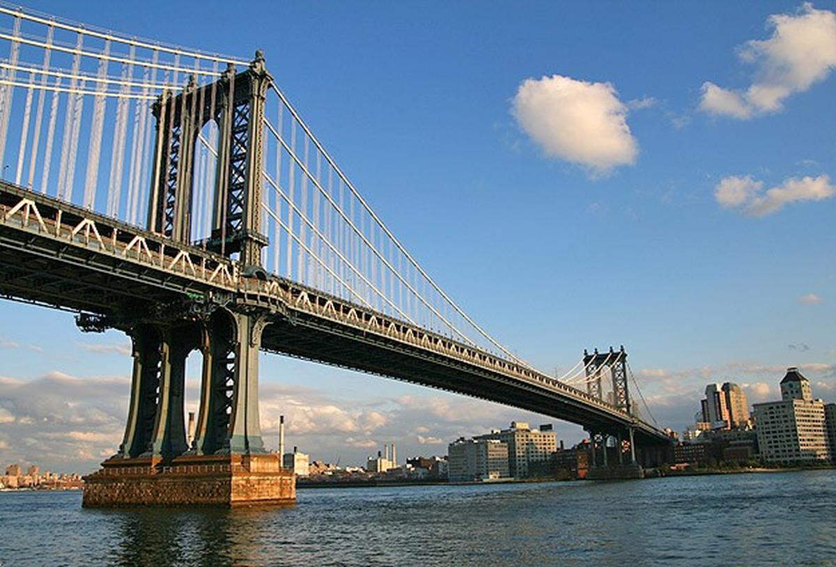 Brooklyn Köprüsü\'nün Altgeçidi Çöktü