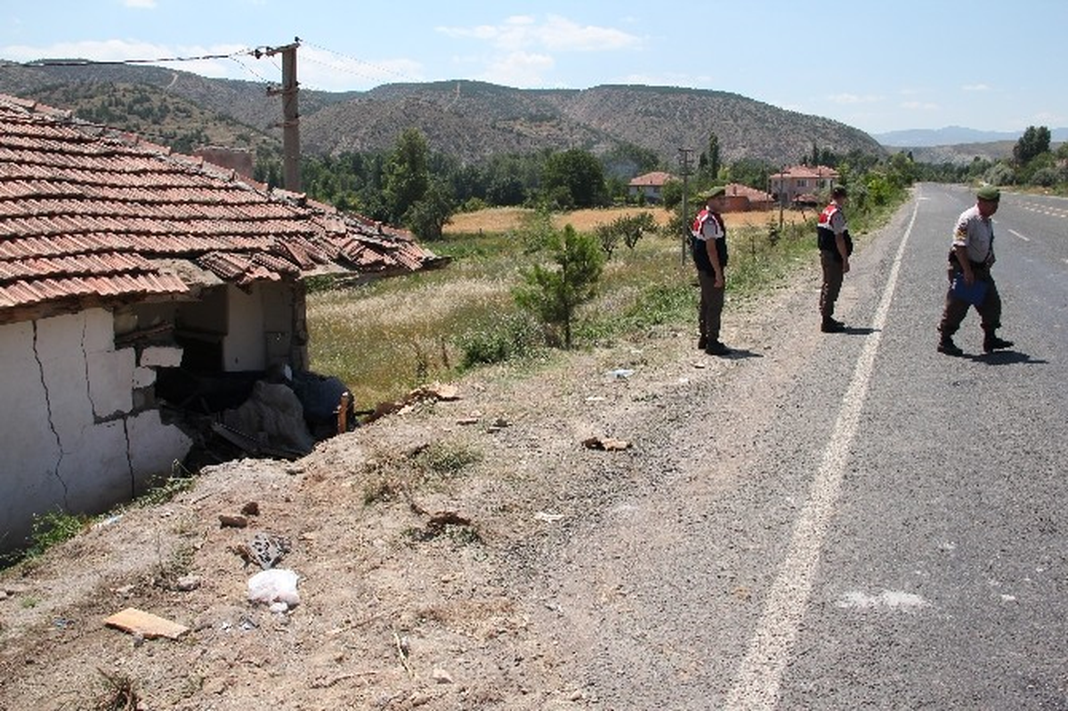 Çankırı\'da Trafik Kazası: 2 Ölü