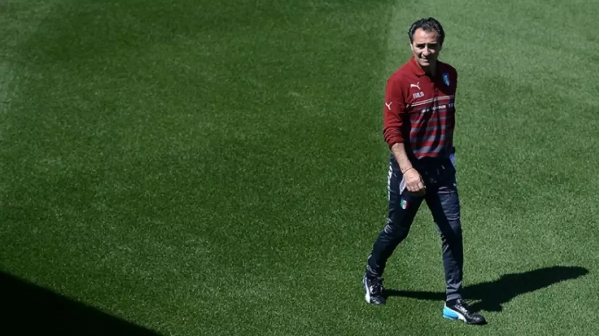 Galatasaray Prandelli ile Görüşüyor