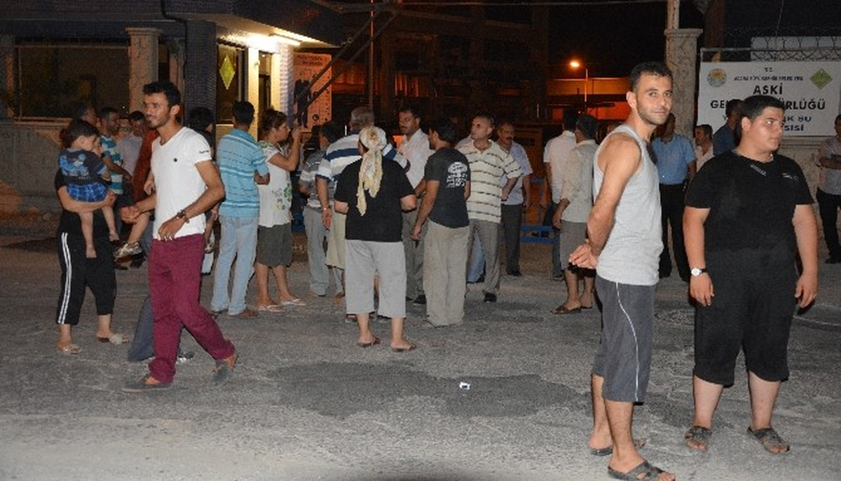 Mahalle Sakinleri Atık Su Tesisinden Gelen Kokuya Tepki Gösterdi