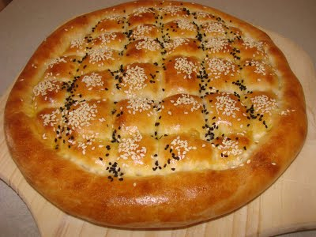 Bayramiç\'te Ramazan Pidesinin Çeyreği ve Yarımı da Satılıyor