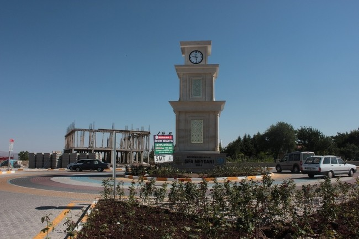 Şifa Meydanında Çalışmalar Devam Ediyor