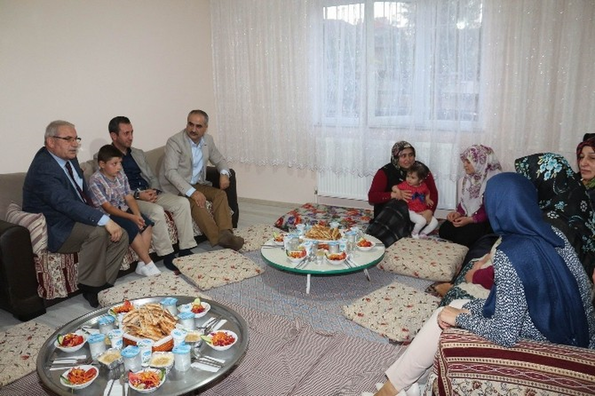 Sivas Belediye Başkanı Aydın İftarda Evlere Konuk Oluyor