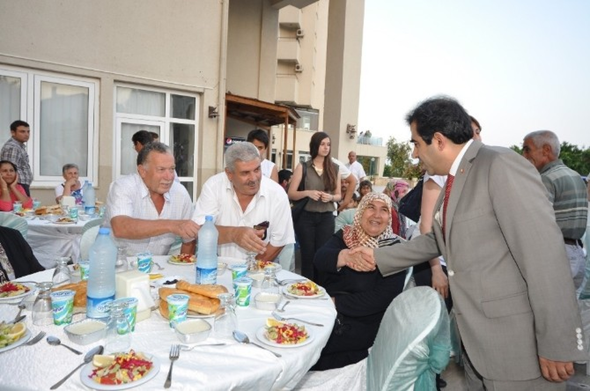 Vali Güzeloğlu, Şehit Aileleri ve Gazilerle İftarda Buluştu
