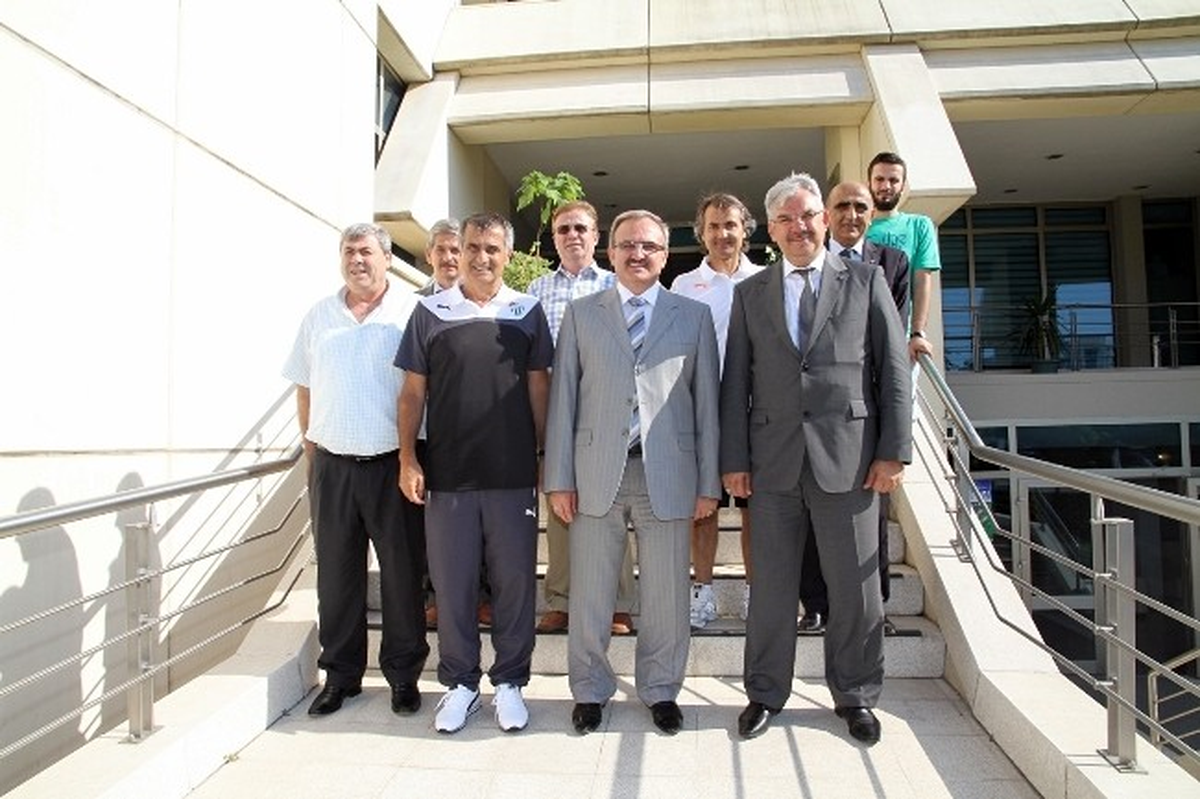 Vali Karaloğlu\'ndan Bursaspor\'a Moral Ziyareti
