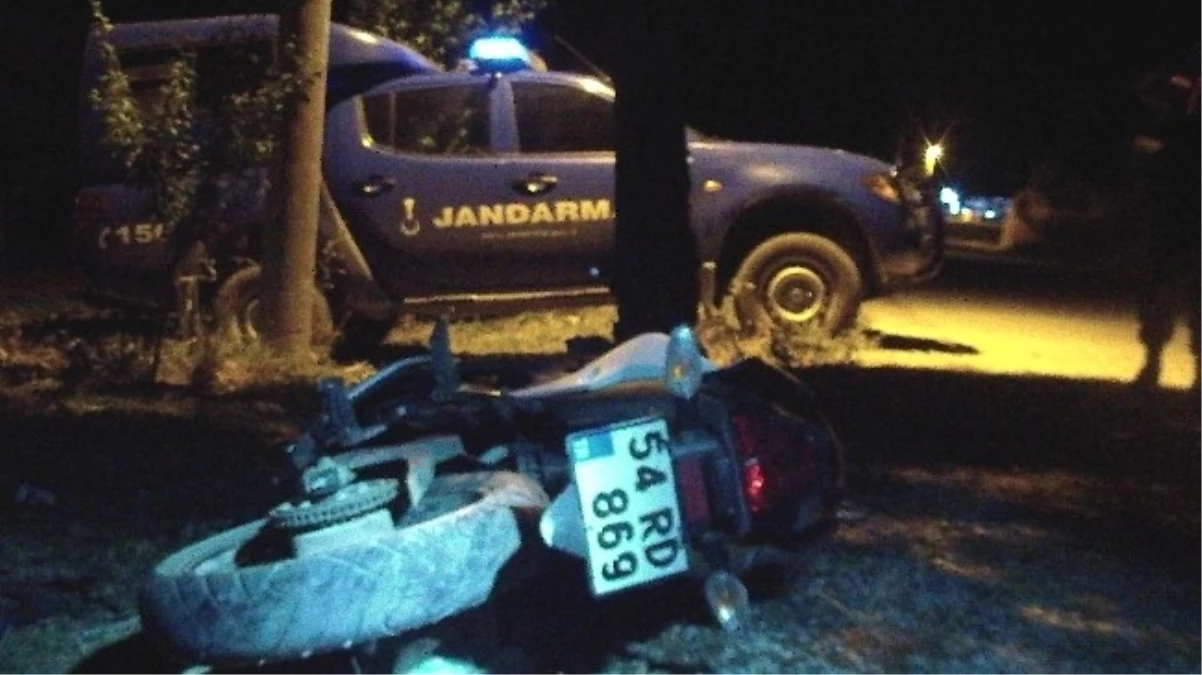 Virajı Alamayan Motosiklet Akasya Ağacına Çarptı: 2 Ölü