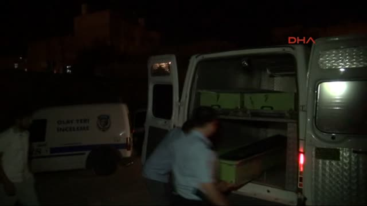 Ablasını Öldürüp, Polisi Aradı