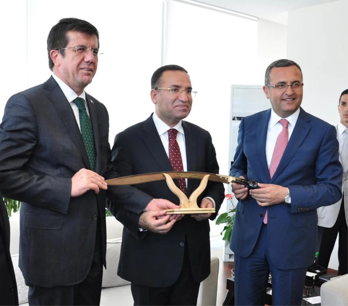 Adalet Bakanı Bozdağ ile Ekonomi Bakanı Zeybekci Denizli\'de