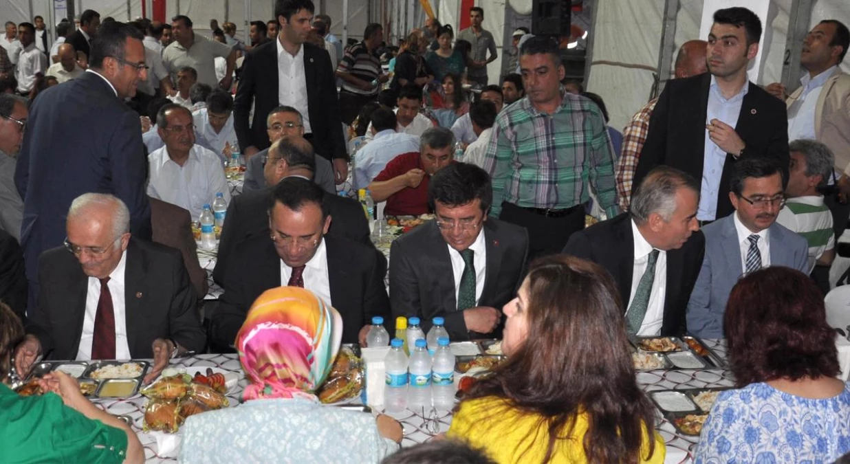 Adalet Bakanı Bozdağ ile Ekonomi Bakanı Zeybekci, Denizli\'de (2)
