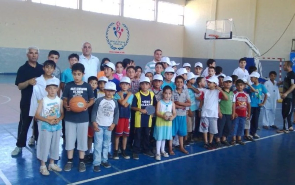 Ahlat\'ta Yaz Spor Okulları Açıldı