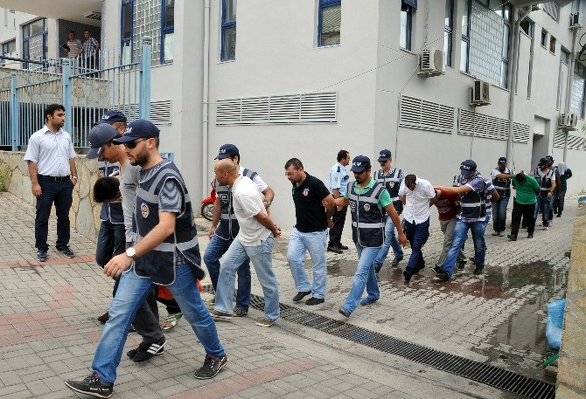 Alanya\'da 150 Polisle Fuhuş Operasyonu