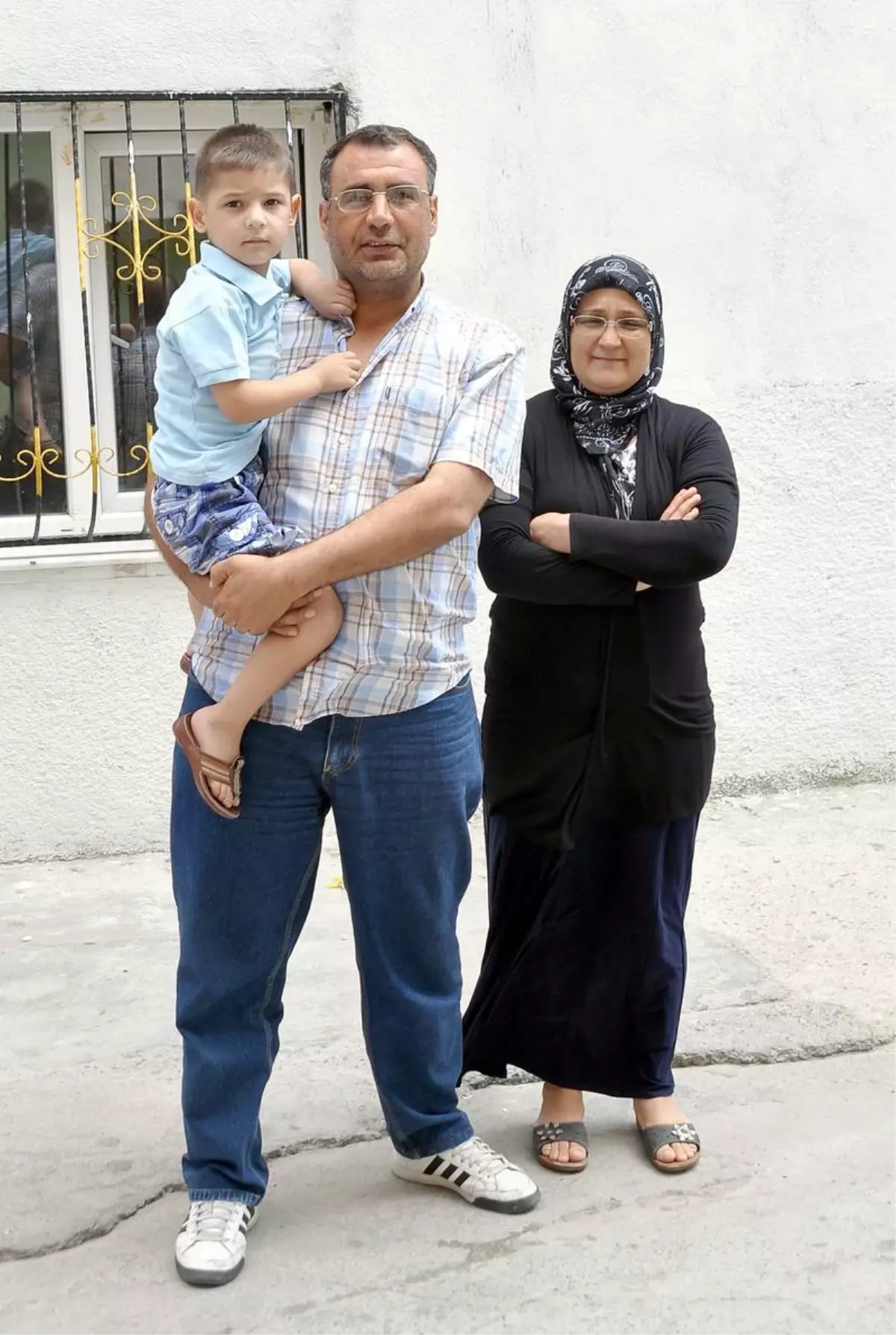 Ameliyatı Beklerken, Kapılarını Polis Çaldı