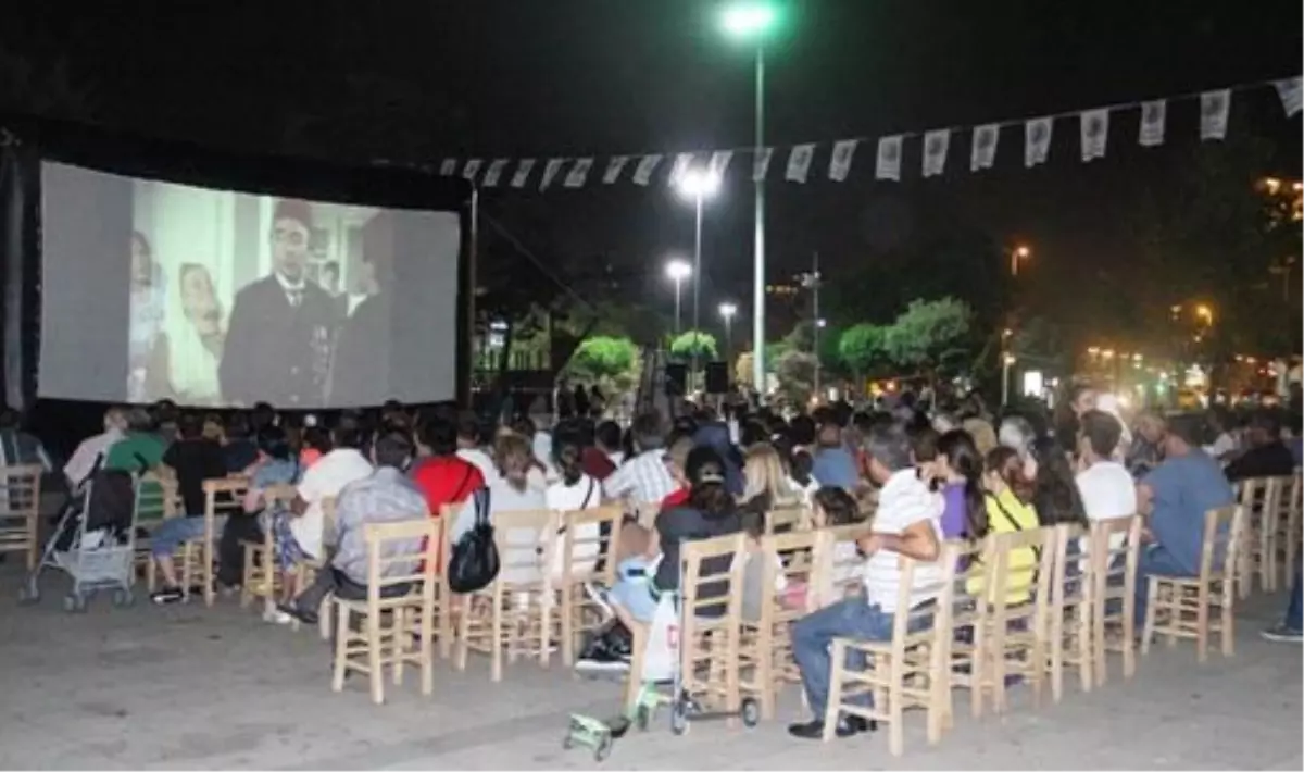 Kadıköy\'de Yazlık Sinema Nostaljisi