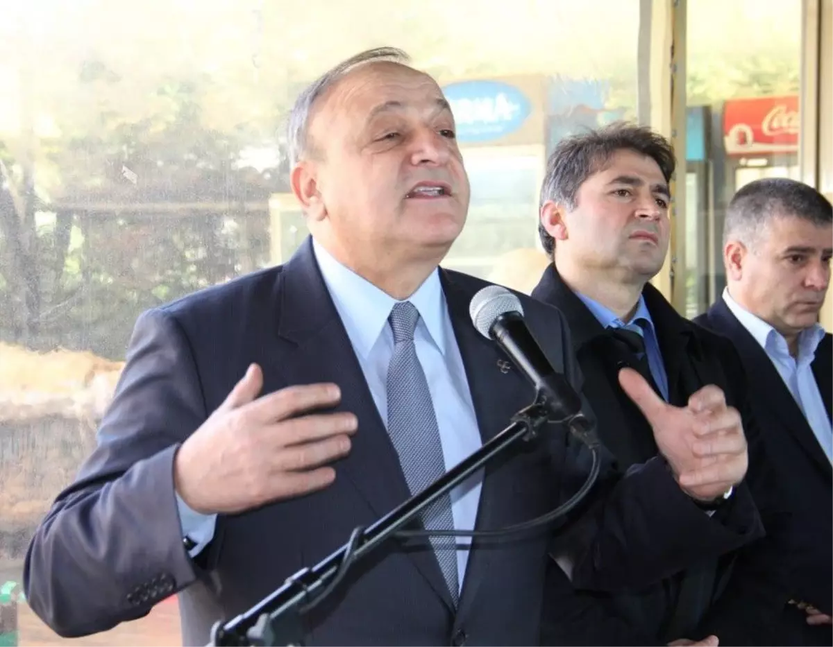 Oktay Vural: Başbakan\'ın Bir Evi Bile Yokmuş