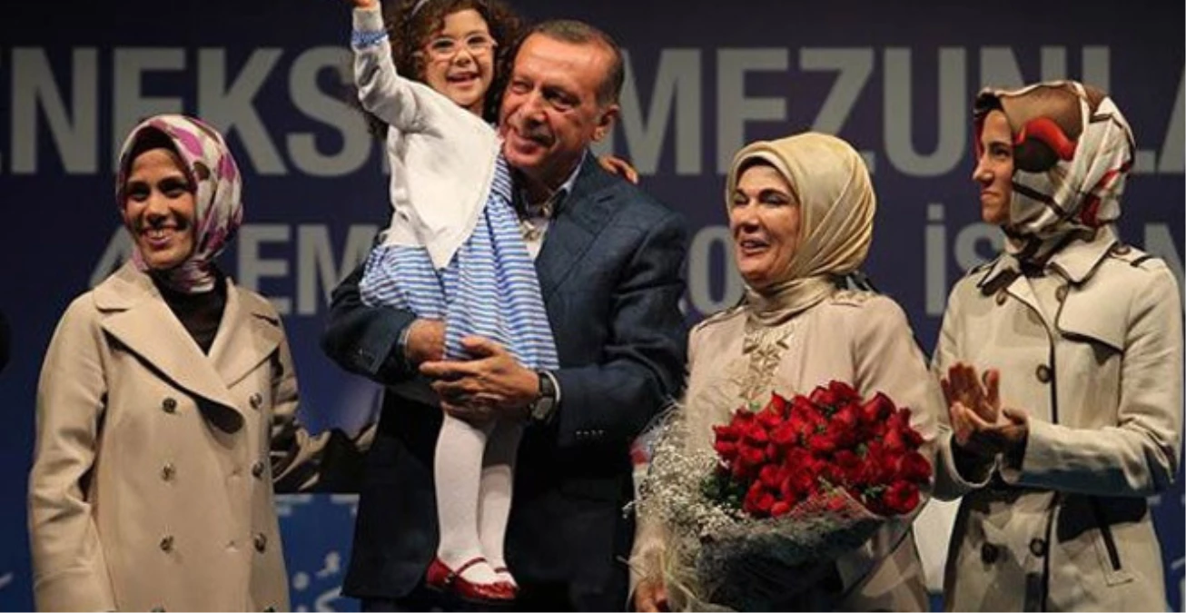 Başbakan, Evlilik Yıldönümünde Eşi Emine Erdoğan\'a Gonca Gül Verdi