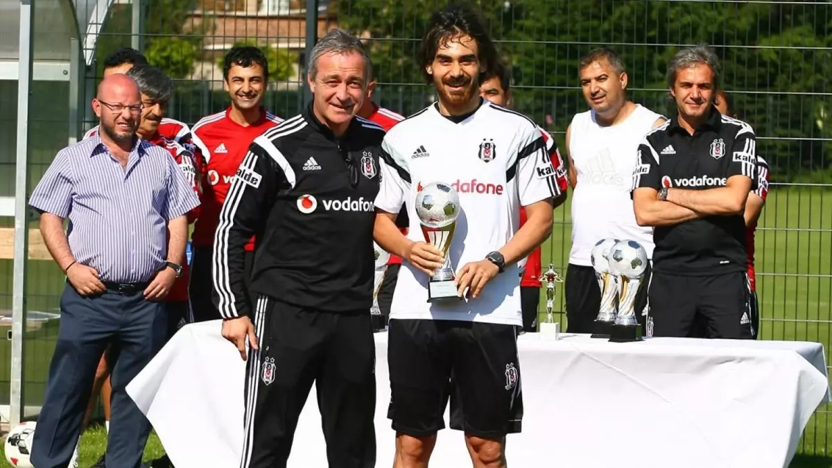 Beşiktaş\'ta Yılın "En"Leri Ödüllerini Aldı