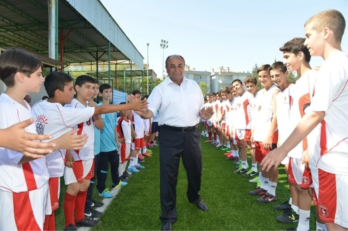 Çiğli\'de Yaz Spor Okulları Açıldı