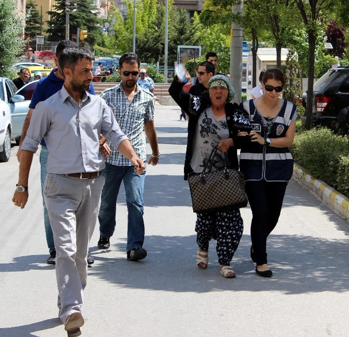 Eskişehir\'de 2 Kadın Zehir Tüccarı Yakalandı