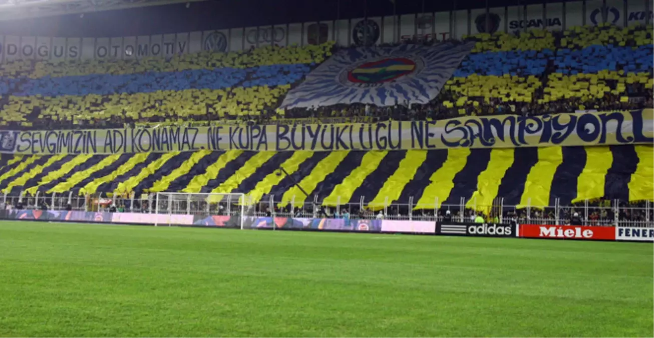 Fenerbahçe\'nin Tribün Liderleri Kavga Etti