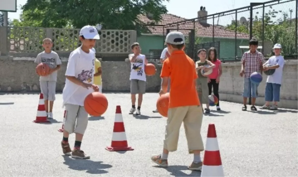 Gölpazarı Belediyesinden Yaz Futbol Okulu