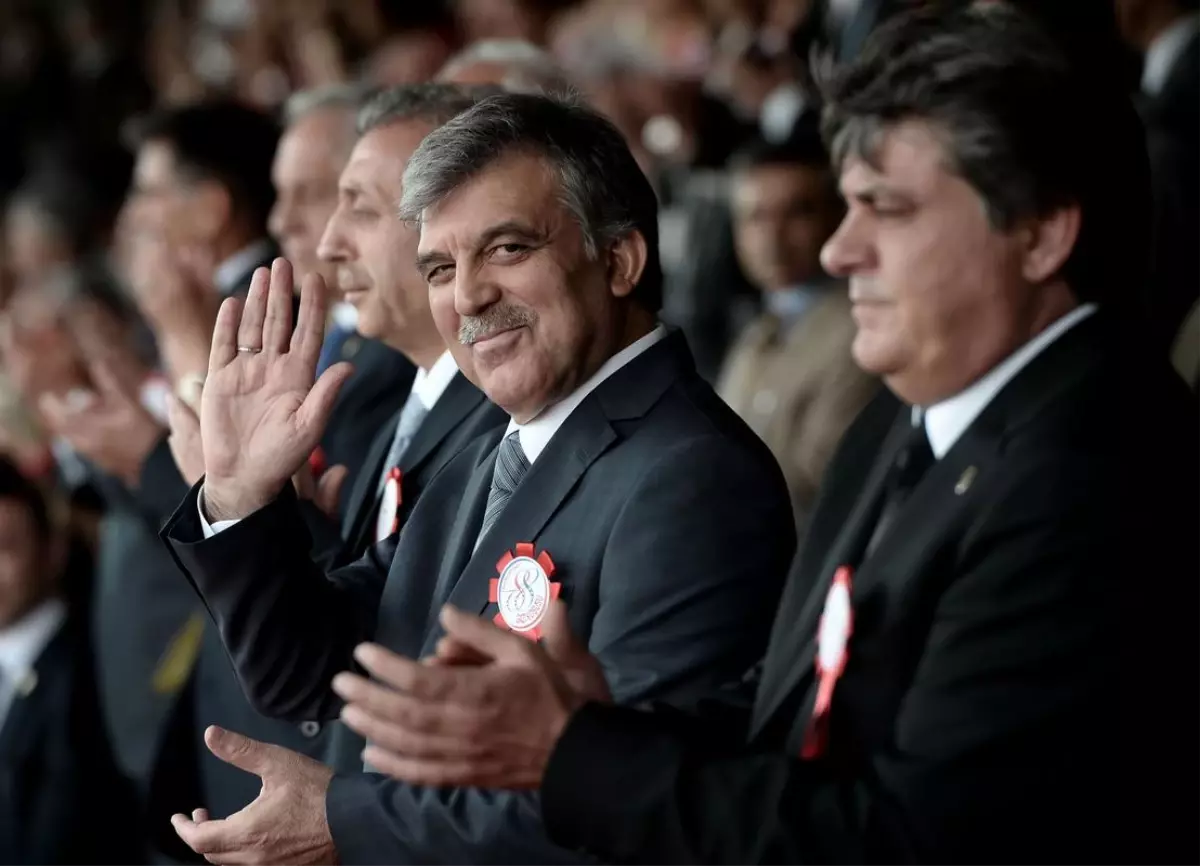 Gül: Partinin Başına Geçmeyi Vakti Geldiğinde Konuşacağız