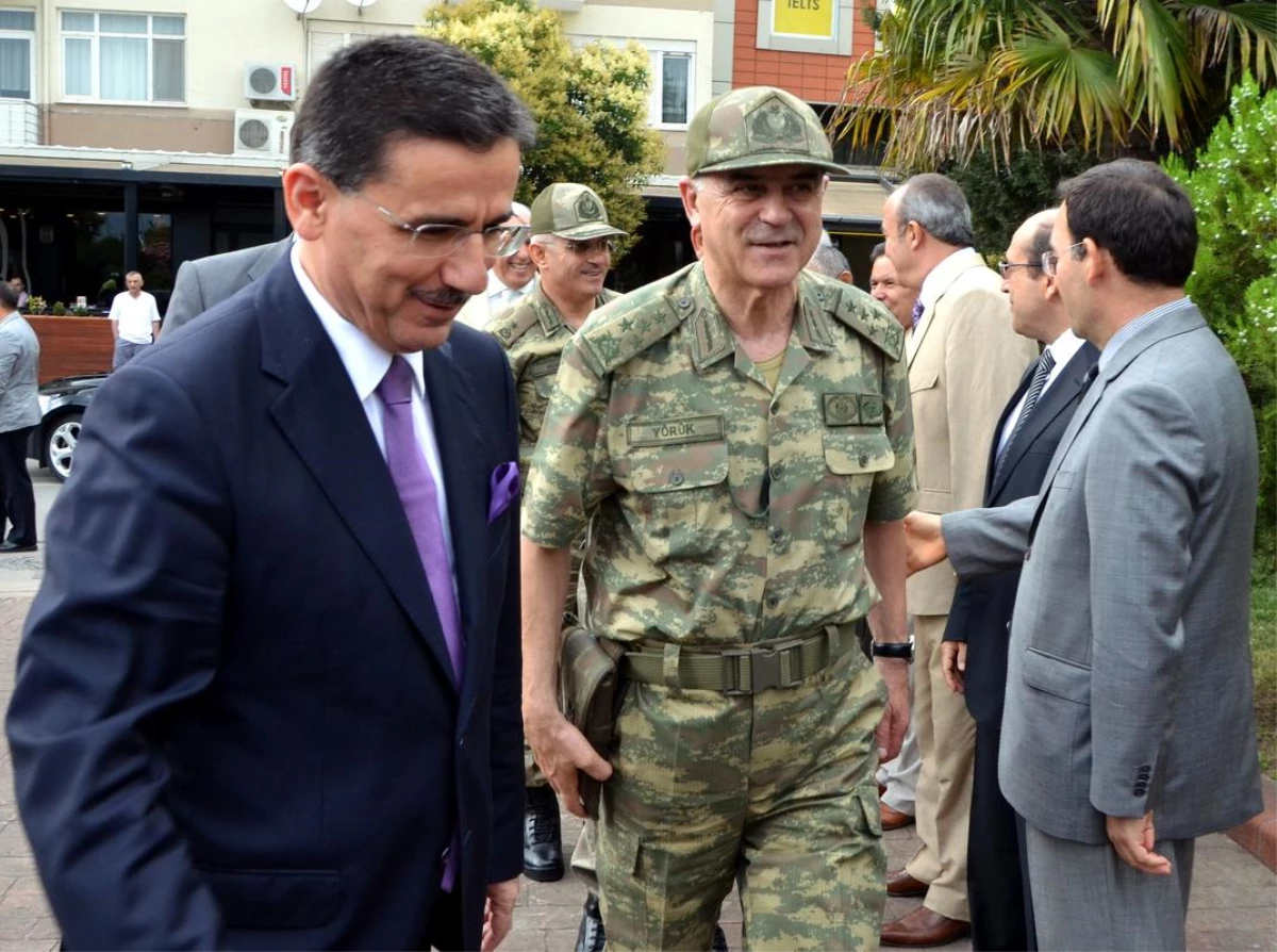 Jandarma Genel Komutanı Orgeneral Yörük\'ten Kocaeli Valiliğine Ziyaret