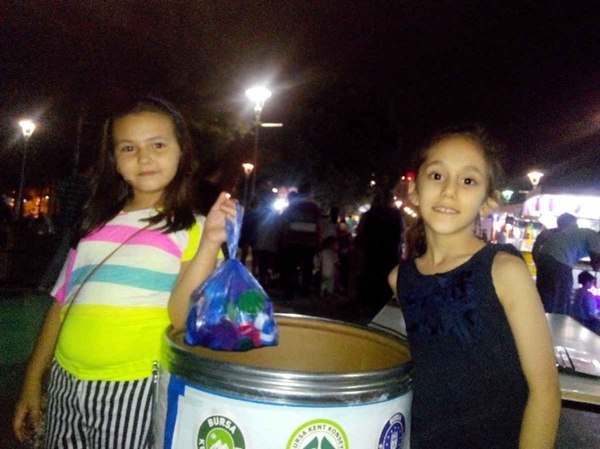 Plastik Kapak Kampanyası Merinos Parkı\'nda Sürüyor