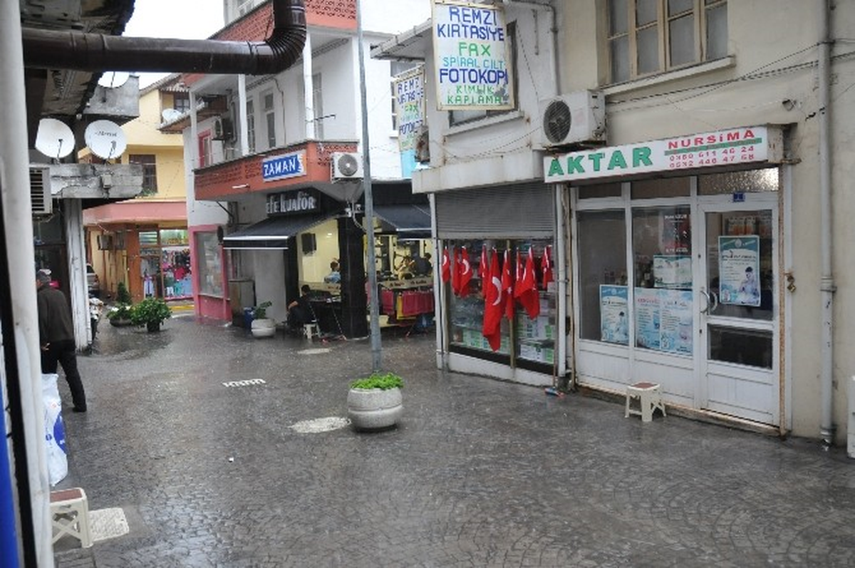Sağanak Yağış Etkili Oldu