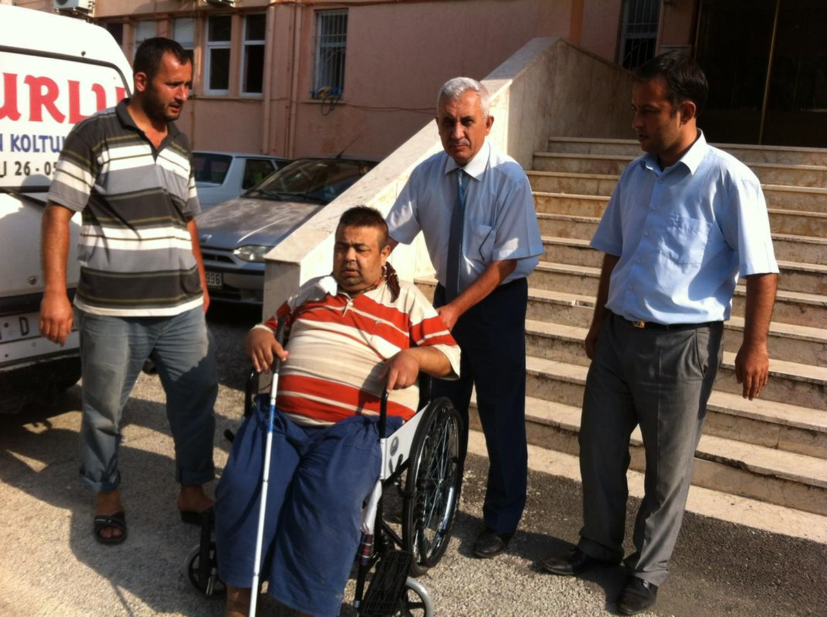 Tiyatrocu Öğrencilerden Anlamlı Yardım