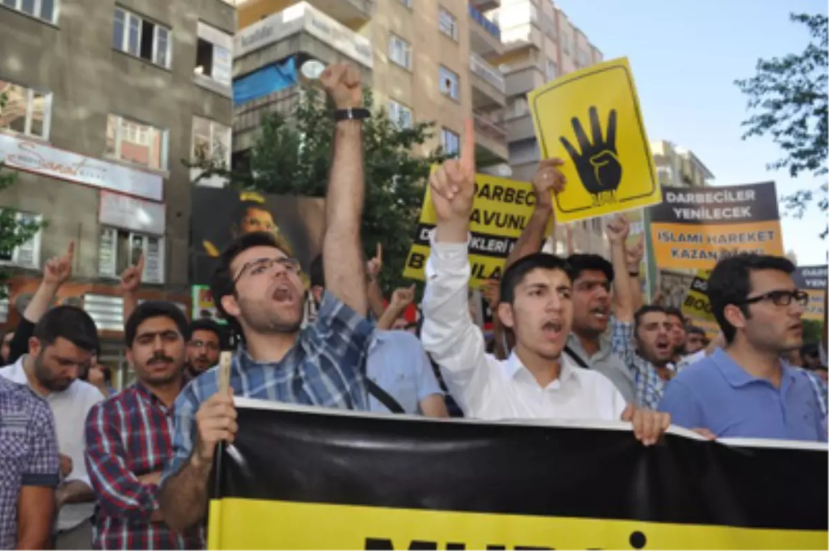 Mısır Cuntası Diyarbakır\'da Protesto Edildi