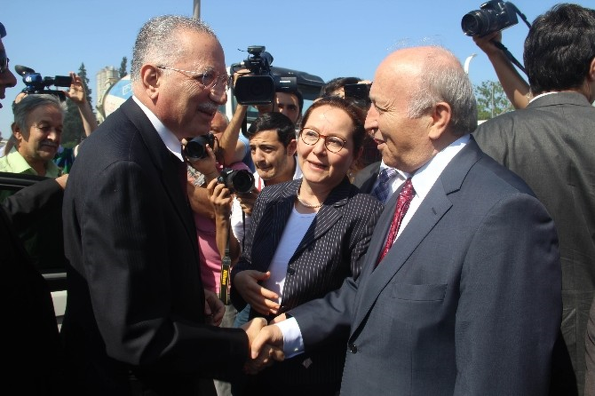 Ekmeleddin İhsanoğlu Sakarya\'da