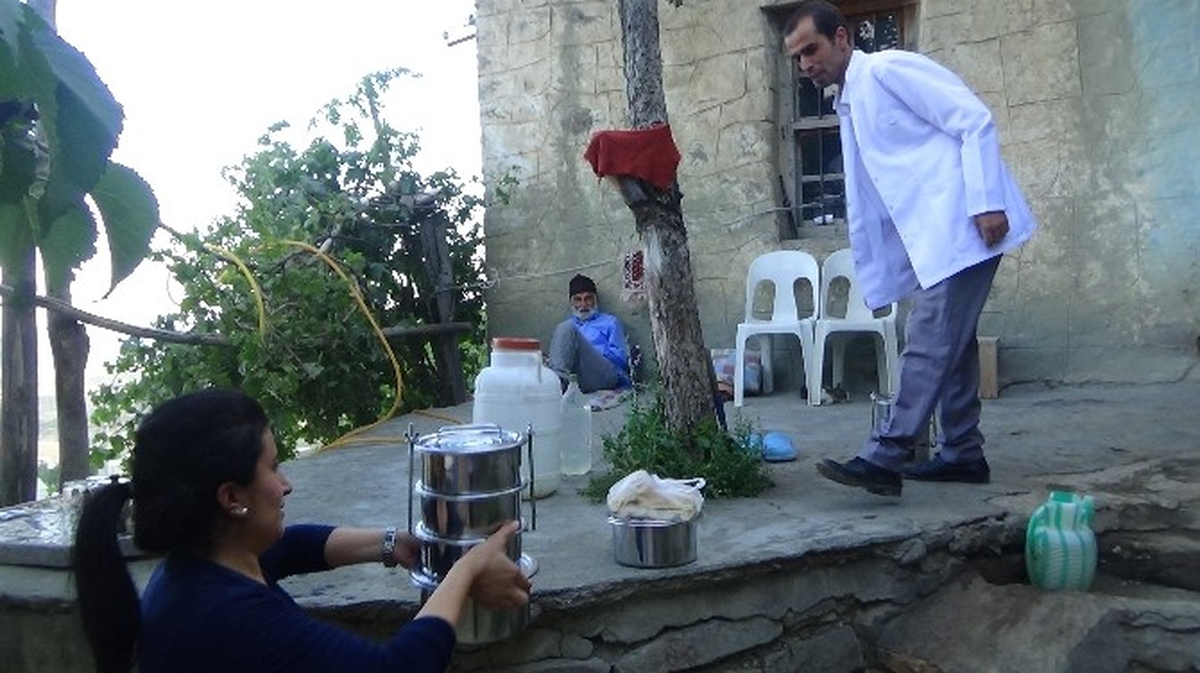Kulp SYDV\'den Yardıma Muhtaç Ailelere Yemek Yardımı