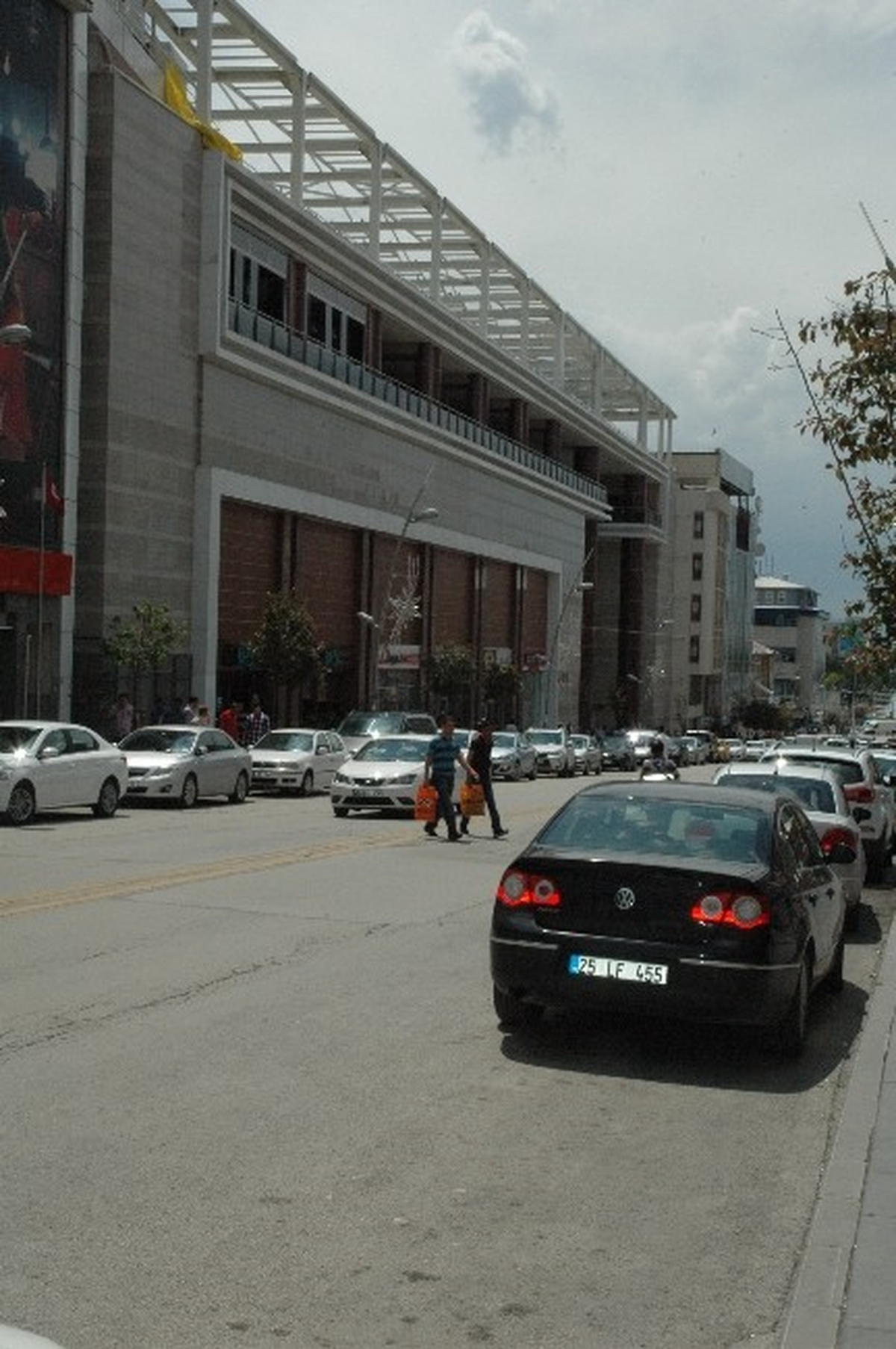 Palerium Avm\'ye Demir Kat